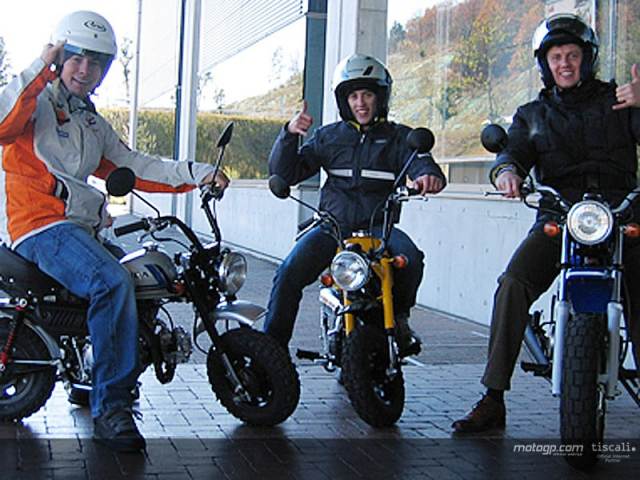 MOTOGP STAR NICKY HADEN AND FRIENDS ON THEIR HONDA MONKEYS AT SUZUKA

