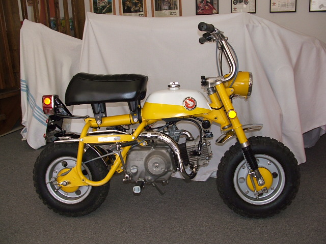 Bubba 3 - 1969 K1 Z50 -  A beater at the Hondarosa. Notice the shine from the spray can paint job! Who needs House of Kolor!   Lol!
