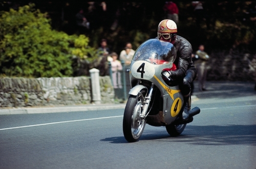 Mike Hailwood at the Isle of Mann
