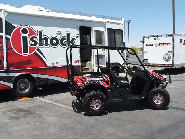 I Shock support team
