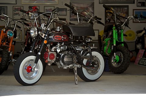 1969 Z50 K1 - "Razzo Rod"  -  Hand pinstriped tank - cat's eye tailight - 60's radio pilot light for high beam indicator - 90cc motor - wide whites - and more
