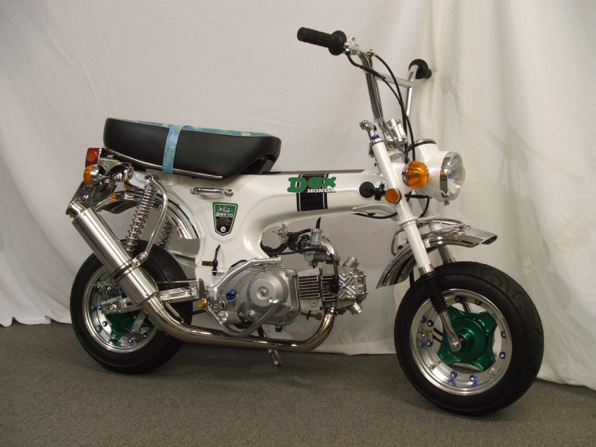 JDM Honda "White Dax" - Resto Mod.  
