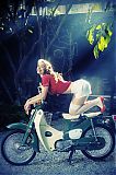 honda%20girl%20advert%201.jpg